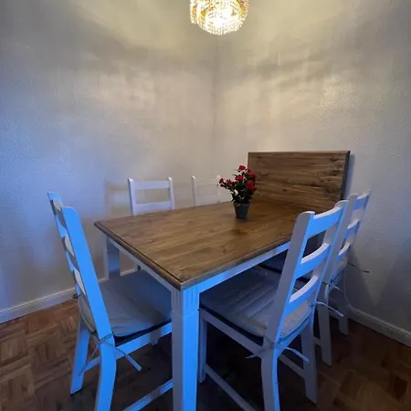 Sweet Cozy Three Apartment *