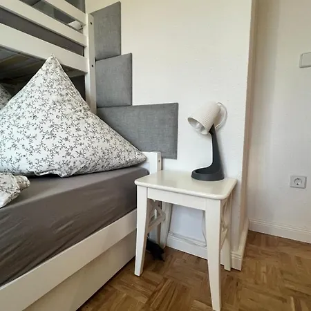 Sweet Cozy Three Dresden